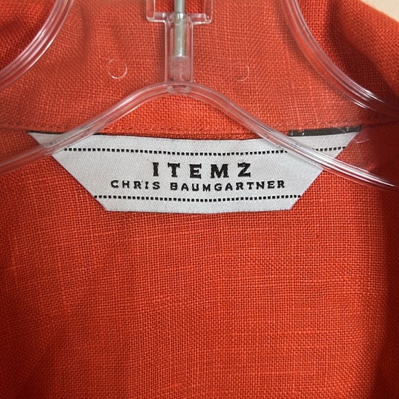 ITEMZ Chris Baumgartner Linen Button Down Asymmetrical Hem Shirt - Picture 5 of 11